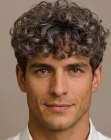 Cabello rizado para hombre