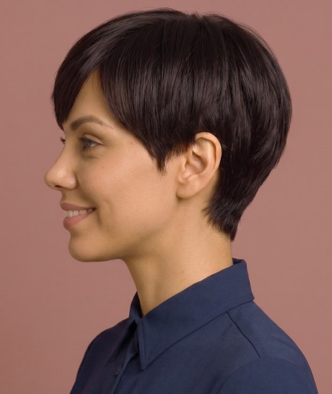 Cabello corto sin complicaciones para mujeres - Vista lateral