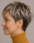 Corte pixie despeinado