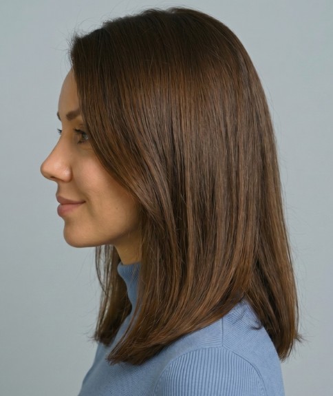 Cabello largo con una curva hacia adentro en las puntas
