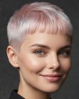 Cabello rosa corto y suave