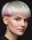 Corte de taz�n rubio con un toque rosa